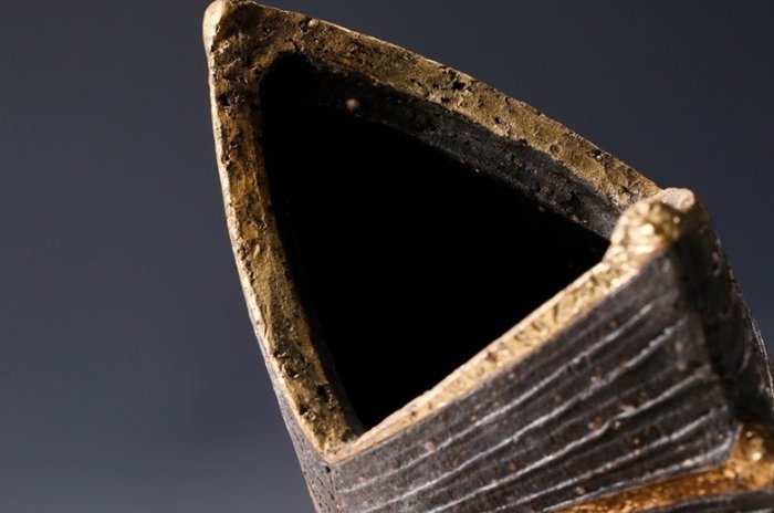 Ishijima Akihiko — "Basara" Bold Contemporary Incense Burner (Sold)