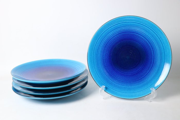 Kimura Yoshiro — Set of Five Heki-yu 'Kimura Blue' Plates, with Tomobako (Sold)