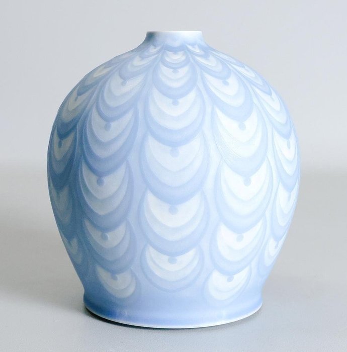 Ishibashi Yushi — Saikokuji Carved Polychrome Porcelain Jar (Sold)