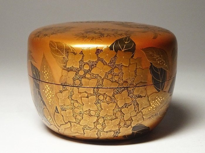 Natsume Gold-plated, Lacquered wood Shuho Tea container for Japanese tea ceremony called ' Natsume' with painting of flowers, Gold Maki-e (Sold)