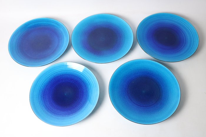Kimura Yoshiro — Set of Five Heki-yu 'Kimura Blue' Plates, with Tomobako (Sold)