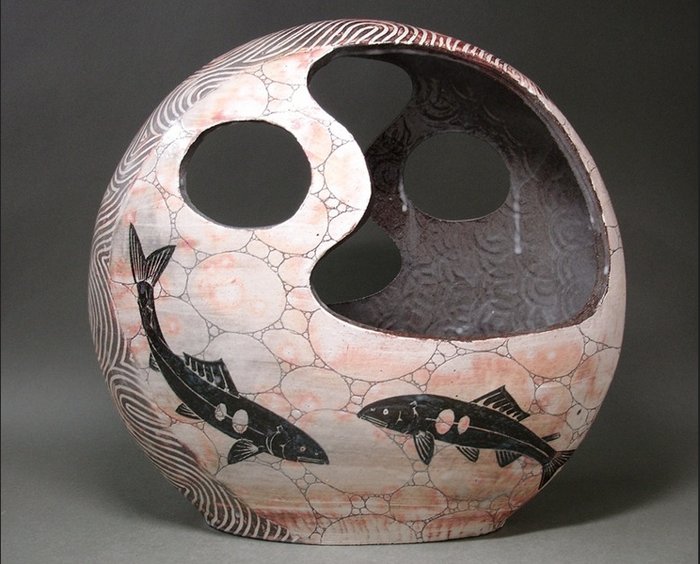 Kayama Tetsuya — Museum-Grade Flat Vase with Exquisite Iron-Decorated Ayu Pattern (Sold)
