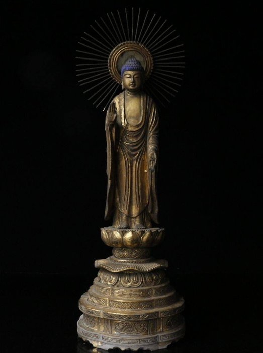 Amida Buddha (Raigō Style) – Wooden Statue with Gold Gilding & Halo (Sold)