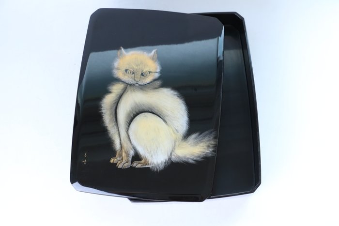 Elegant Japanese Lacquered Document Box – Cat in Gold Maki-e Lacquer, Wood (Sold)