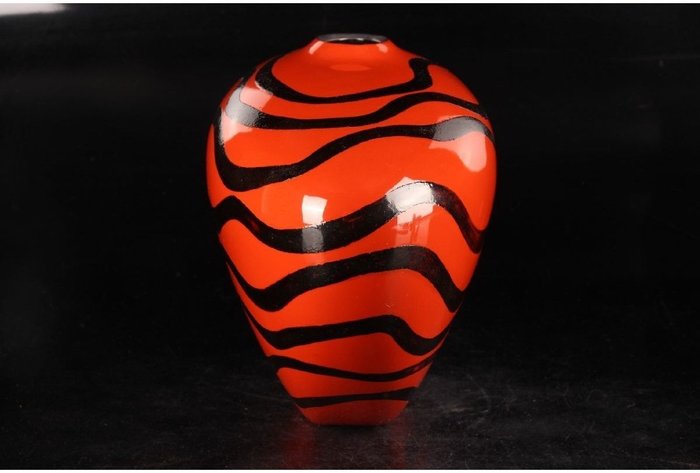 Linear-Pattern Flower Vase (Senmon Kaki) (Sold)