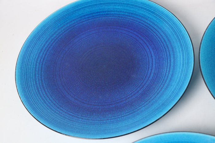 Kimura Yoshiro — Set of Five Heki-yu 'Kimura Blue' Plates, with Tomobako (Sold)