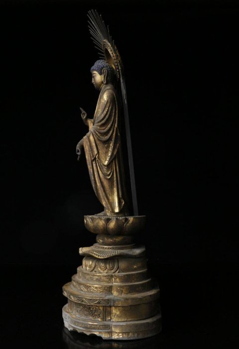 Amida Buddha (Raigō Style) – Wooden Statue with Gold Gilding & Halo (Sold)