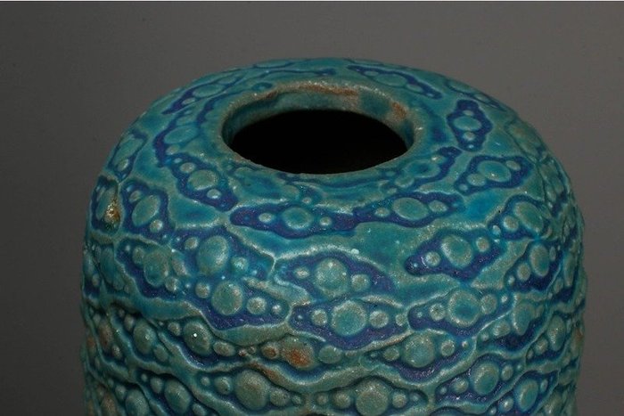 Koinuma Michio — Brilliant Turquoise Relief-Lattice Stoneware Vase — with signed tomobako (Sold)