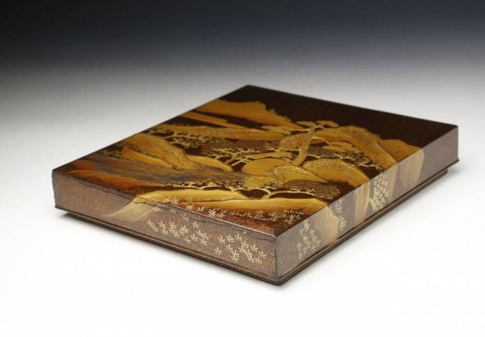 Antique Inkstone Box 'suzuribako' with painting of old Japanese scenery, stunning Gold Maki-e Gold-plated, Lacquer (Sold)