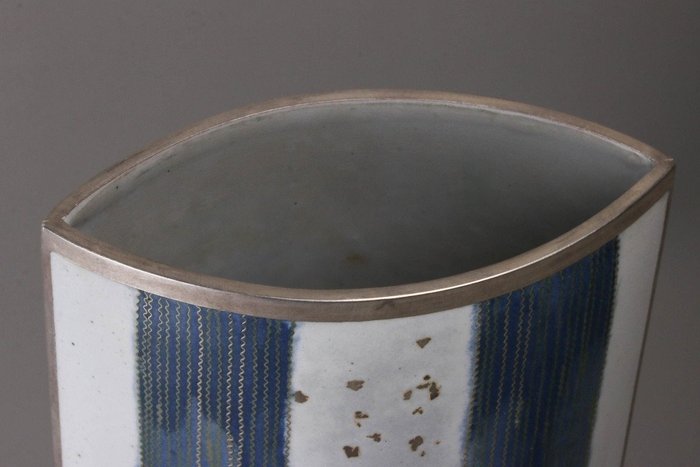 Shibata Akira — Cloisonné Enamel Abstract Pattern Vase with Wired Technique (Sold)