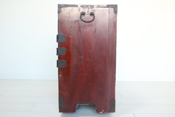 Fine Japanese Tansu Chest – Ko-Tansu Small Cabinet (Sold)