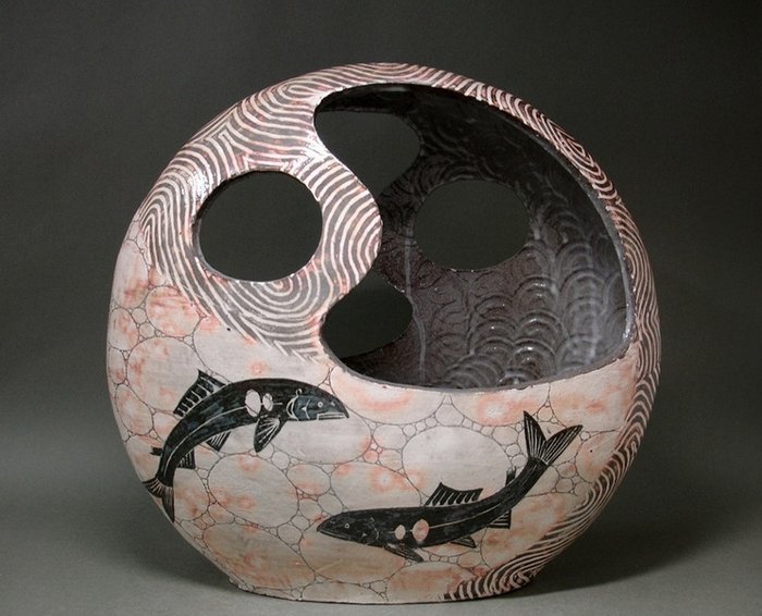 Kayama Tetsuya — Museum-Grade Flat Vase with Exquisite Iron-Decorated Ayu Pattern (Sold)