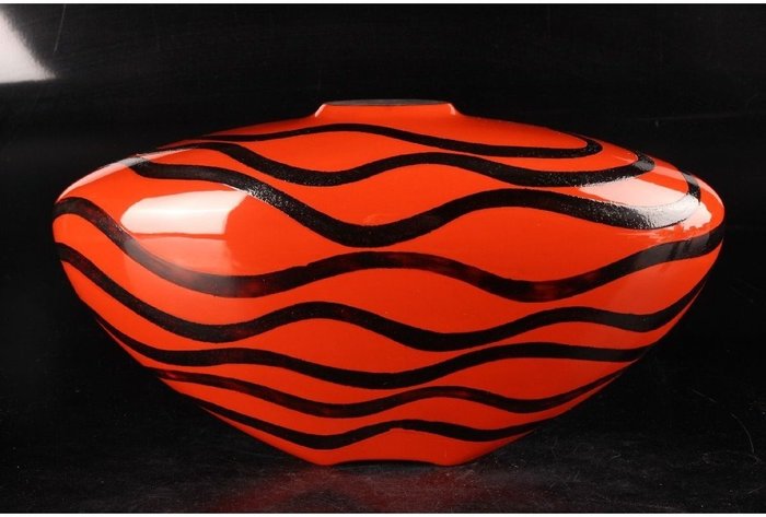 Linear-Pattern Flower Vase (Senmon Kaki) (Sold)