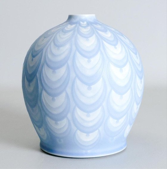 Ishibashi Yushi — Saikokuji Carved Polychrome Porcelain Jar (Sold)