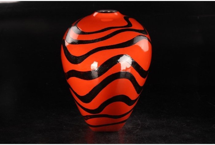 Linear-Pattern Flower Vase (Senmon Kaki) (Sold)