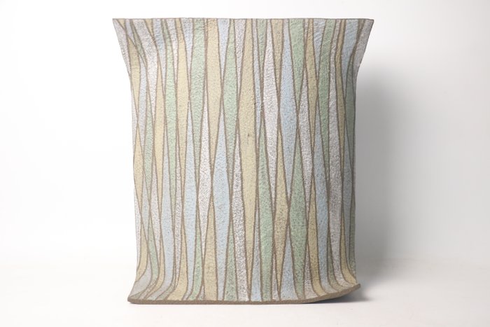 Mihara Ken — Shinoame-mon Flower Vase (Sold)