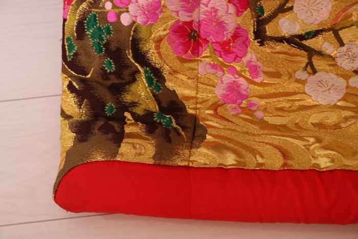 Kimono Iro-Uchikake (Sold)