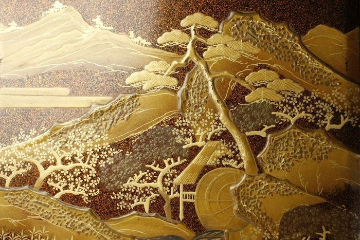 Antique Inkstone Box 'suzuribako' with painting of old Japanese scenery, stunning Gold Maki-e Gold-plated, Lacquer (Sold)