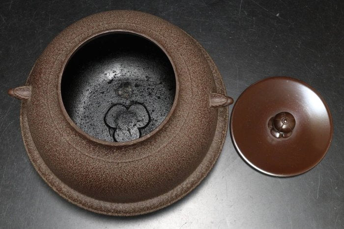 Kanaya Joun — Bronze Brazier with True-form Kettle Set (Sold)