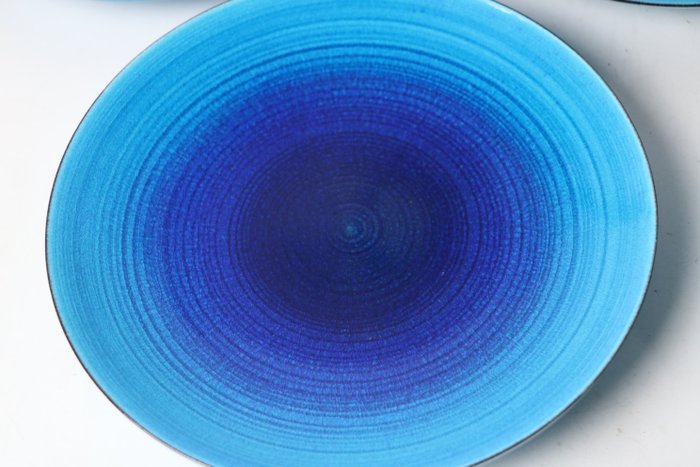 Kimura Yoshiro — Set of Five Heki-yu 'Kimura Blue' Plates, with Tomobako (Sold)