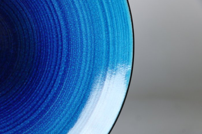 Kimura Yoshiro — Set of Five Heki-yu 'Kimura Blue' Plates, with Tomobako (Sold)