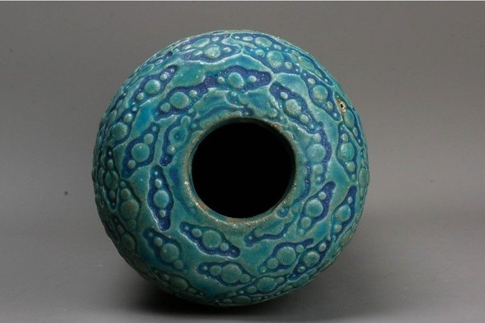 Koinuma Michio — Brilliant Turquoise Relief-Lattice Stoneware Vase — with signed tomobako (Sold)