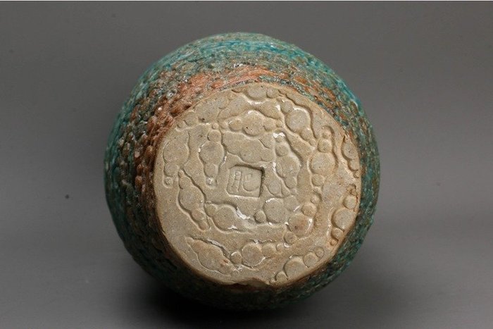 Koinuma Michio — Brilliant Turquoise Relief-Lattice Stoneware Vase — with signed tomobako (Sold)